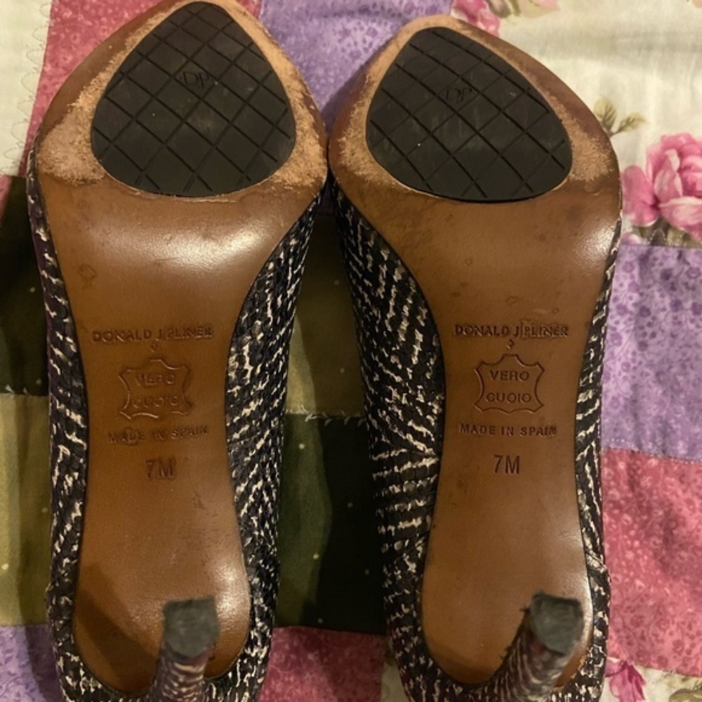 Donald‎ J Pliner Snakeskin heels Size 7 - Picture 6 of 9
